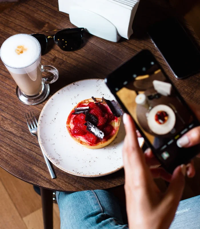 Sesión de fotografía gastronómica en Calpe para redes sociales de un restaurante. Platos preparados con estilismo culinario y buena iluminación